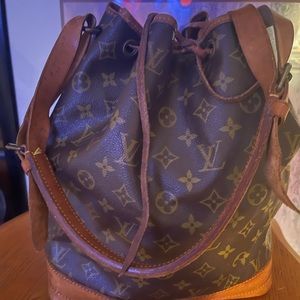 Louis Vuitton Monogram Noe bucket Shoulder.